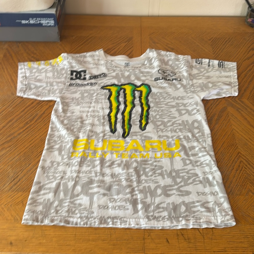 DC White and Yellow Short Sleeve Tee